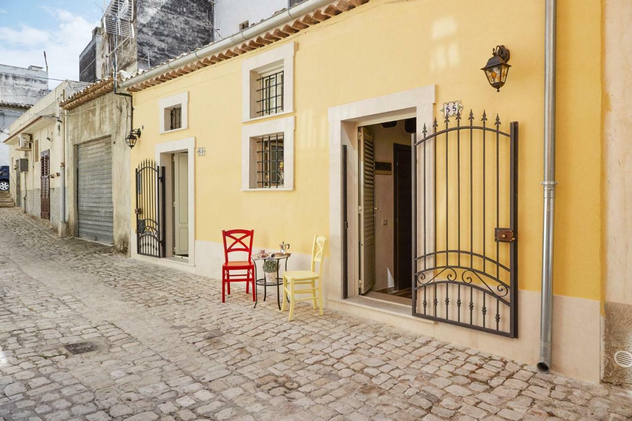 Les Petites Maisons D'Elise Scicli Exteriör bild